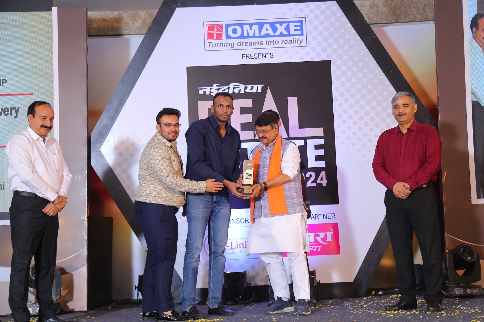 award-img
